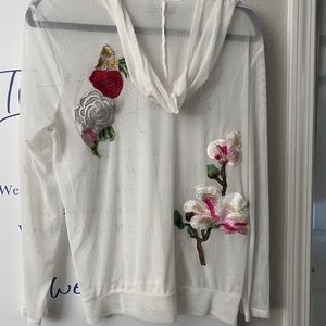 Mesh hoodie with flowers.